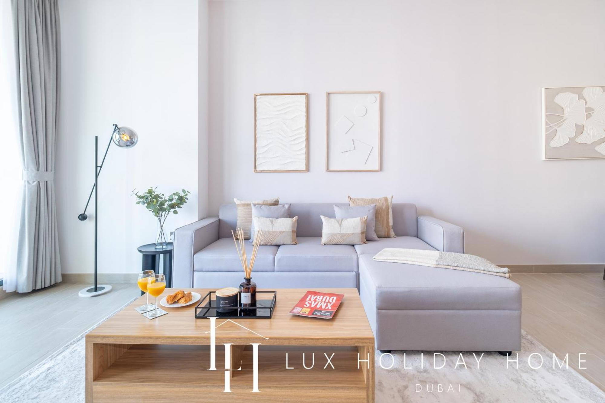 Lux Liv Contemporary Full Marina View *